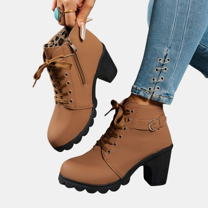 Maisie | Casual Enkellaarsjes met Hak